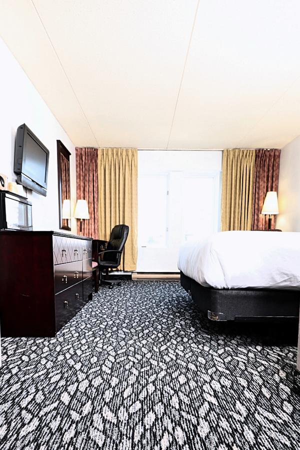 Lelux Hotel Монреаль Экстерьер фото